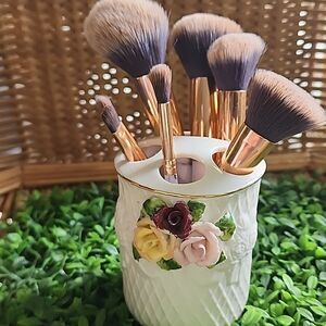 Floral Roses Porcelain Brush Holder With Lattice Weave Embossed Florals Coquette
